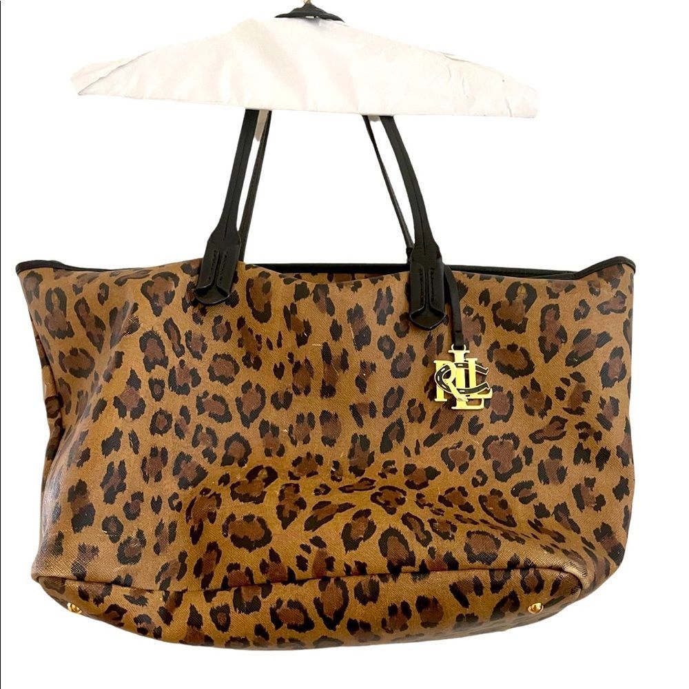 🔥Ralph Lauren cheetah purse, size is 18 inches wide and 12 inches high.